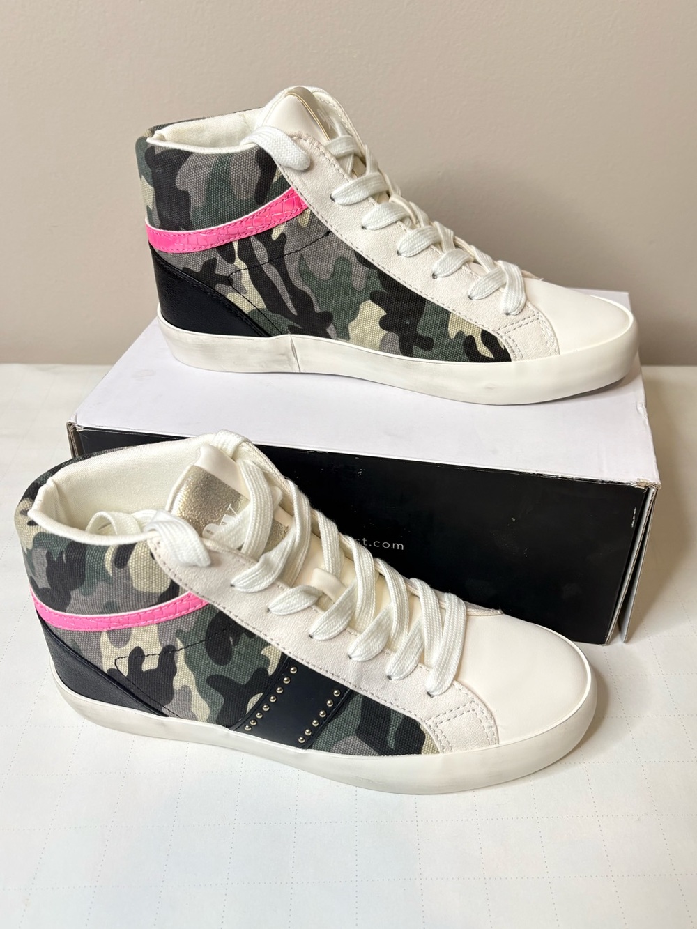 Nine West 7 Camo Print Stunnah Women's High-Top Sneakers New in Box (29)